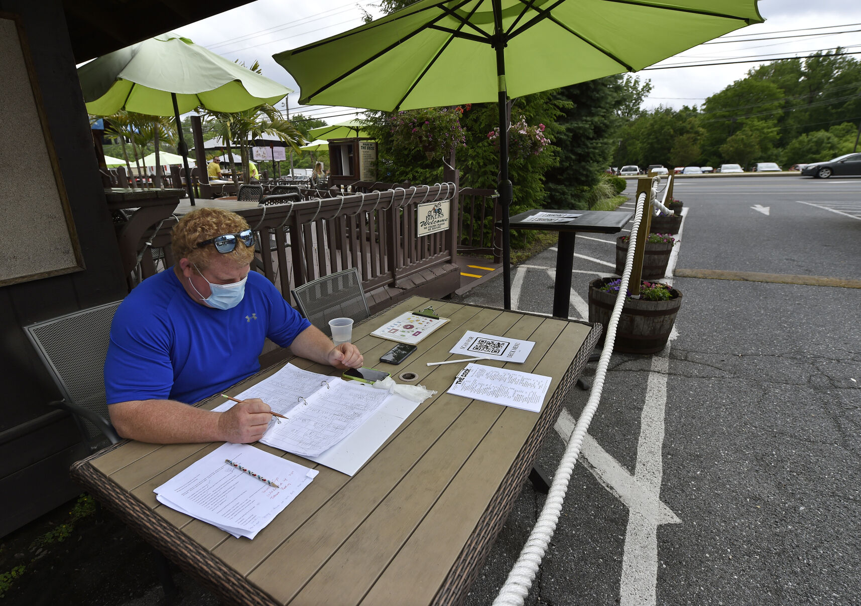 Outdoor Dining at The Deck in Ephrata